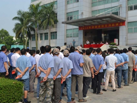 踐行安全生產(chǎn)標(biāo)準(zhǔn)，開(kāi)展秋季消防演練